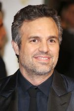 Mark Ruffalo; Kenosha, Wisconsin, ABD doğumlu Mark Alan Ruffalo olarak da bilinen Amerikalı oyuncu, idari yapımcı, ortak yapımcı, senarist
