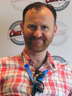 Mark Gatiss; Sedgefield,Durham,İngiltere doğumlu İngilizkomedyenoyuncu, senarist, yazaer creator/showrunner