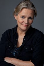 Mary Harron; Bracebridge,Ontario,Kanada doğumlu Kanadalı  yönetmen, senarist, yapımcı