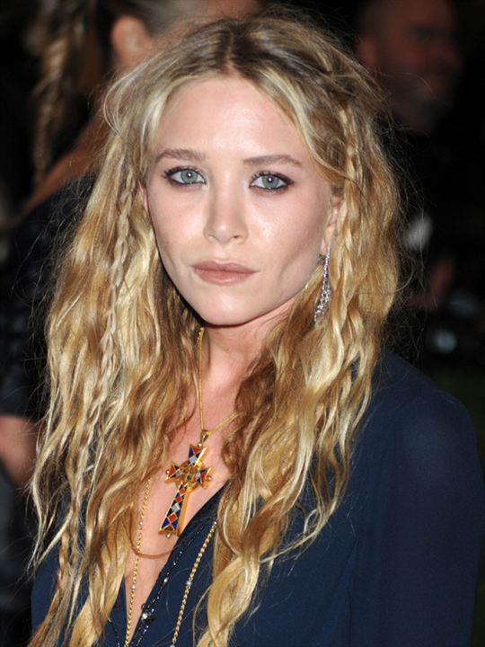 Mary-Kate Olsen; Sherman Oaks, Los Angeles, Kaliforniya, ABD doğumlu Amerikalı oyuncu, uygulayıcı yapımcı, yapımcı
