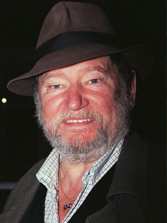 Maurice Barrier; Malicorne-sur-Sarthe, Sarthe, Fransa doğumlu Fransız şarkıcı, oyuncu