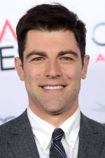 Max Greenfield; Dobbs Ferry, New York, ABD doğumlu Amerikalı oyuncu, senaryoya katkı, yapımcı