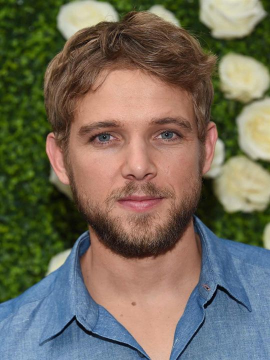 Max Thieriot; Los Altos Hills, Santa Clara, Kaliforniya, ABD doğumlu Maximillion Drake Thieriot olarak da bilinen Amerikalı oyuncu