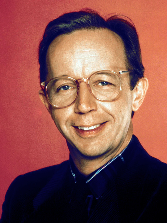 Max Wright; Detroit, Michigan, ABD doğumlu George Edward Maxwell Wright olarak da bilinen Amerikalı oyuncu