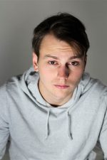 Maxence Perrin; Paris, Fransa doğumlu Fransız oyuncu