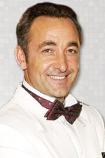 Mehmet Aslantuğ; Çarşamba, Samsun, Türkiye doğumlu Türk oyuncu, yönetmen