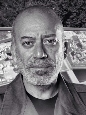 Mehmet Esen; İstanbul, Türkiye doğumlu Türk oyuncu, yönetmen
