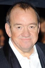Mel Smith; Chiswick,Londra,İngiltere doğumlu İngilizkomedyenoyuncu, yönetmen, yazar
