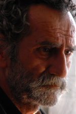 Menderes Samancılar; Adana, Türkiye doğumlu Türk oyuncu