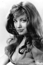 Meral Zeren; Adana, Türkiye doğumlu Türk oyuncu