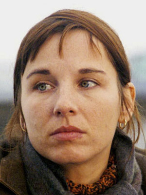 Meret Becker; Bremen, Almanya doğumlu Alman şarkıcı, oyuncu