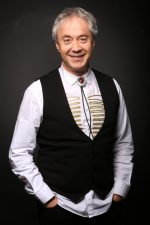 Metin Uca; İstanbul, Türkiye doğumlu Türk oyuncu, yazar, seslendirme sanatçısı
