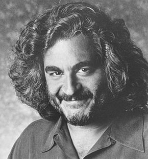 Michael Kamen; New York City, New York, ABD doğumlu Amerikalı orkestra şefi, söz yazarı, ilave müzik bestecisi besteci, müzisyen, müzik yapımcısı