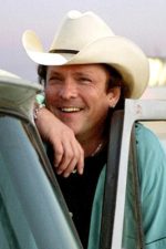 Michael Madsen; Chicago, Illinois, ABD doğumlu Michael Søren Madsen olarak da bilinen Amerikalı şair, fotoğrafçı oyuncu, yapımcı