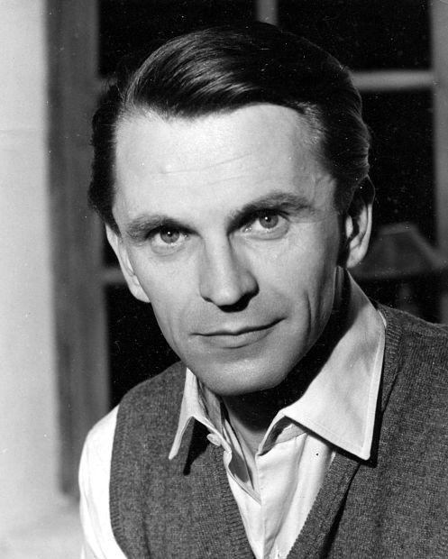 Michel Boisrond; Châteauneuf-en-Thymerais, Eure-et-Loir, Fransa doğumlu Fransız oyuncu, senarist, yapım amiri, yazar