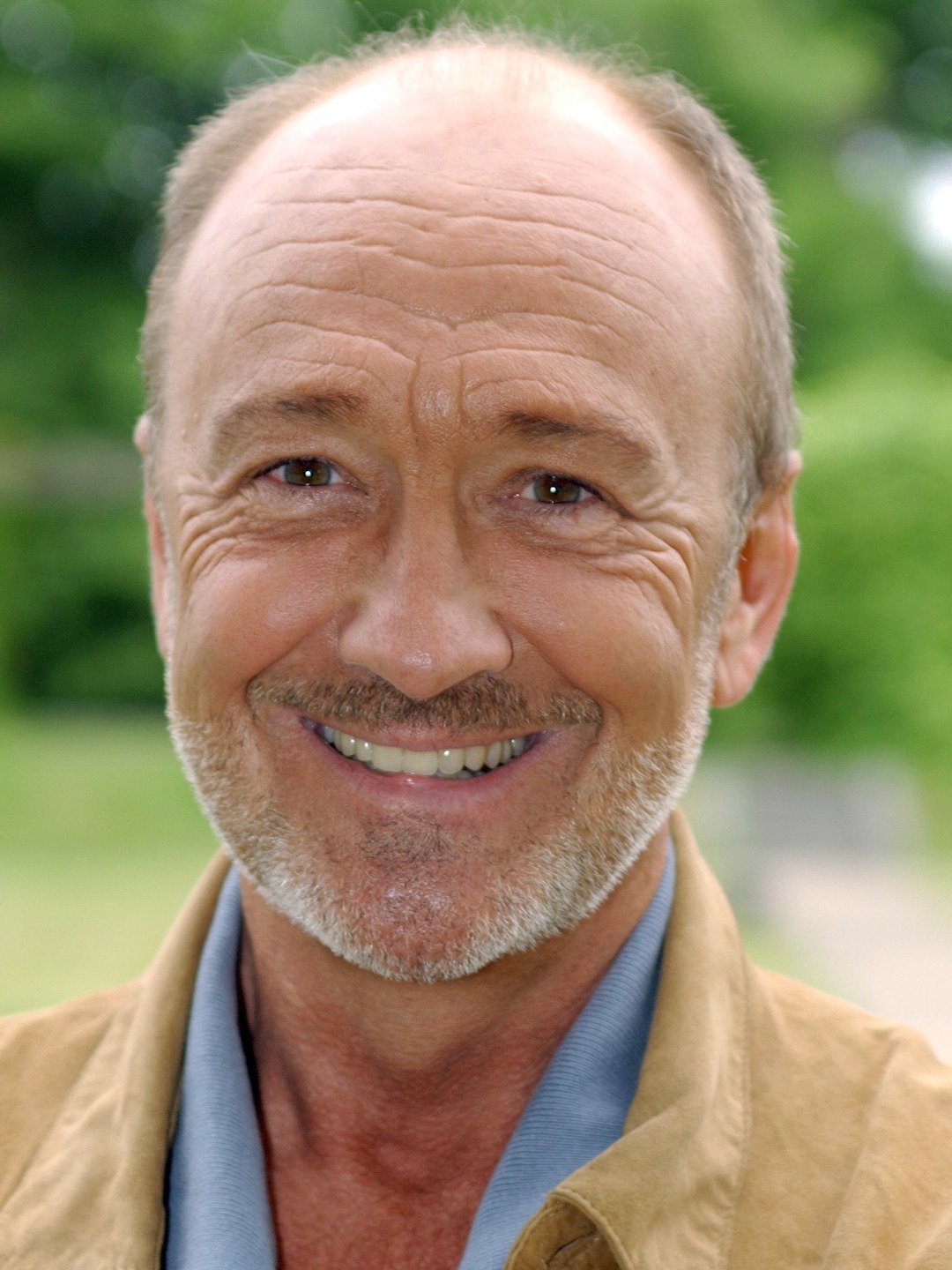 Miguel Herz-Kestranek; St. Gallen, İsviçre doğumlu İsviçreliopera sanatçısı oyuncu, yazar