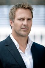 Mike Dopud; Montreal,Québec,Kanada doğumlu Kanadalı  oyuncu