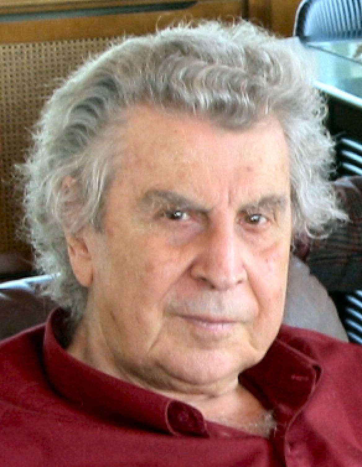 Mikis Theodorakis; Sakız, Yunanistan doğumlu Yunansöz yazarı besteci