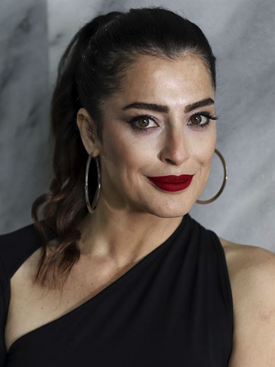 Mine Çayıroğlu; İstanbul, Türkiye doğumlu Türk oyuncu