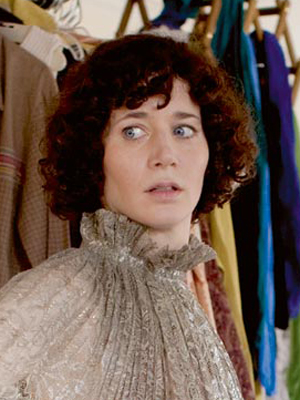 Miranda July; Miranda Grossinger olarak da bilinen Amerikalı oyuncu, senarist, yönetmen