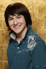 Mitchel Musso; Garland, Dallas, Teksas, ABD doğumlu Amerikalı şarkıcı oyuncu