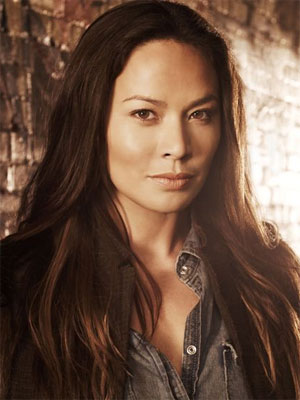 Moon Bloodgood; Alliance, Nebraska, ABD doğumlu Amerikalı model oyuncu