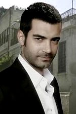 Murat Ünalmış; Kayseri, Türkiye doğumlu Türk oyuncu