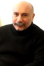 Mustafa Avkıran; Gaziantep, Türkiye doğumlu Türk oyuncu