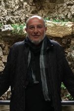 Mustafa Oğuz; İstanbul, Türkiye doğumlu Türk yapımcı