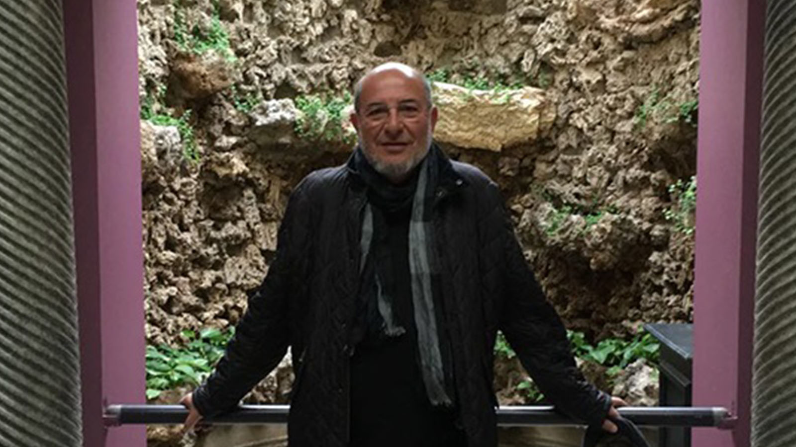 Mustafa Oğuz; İstanbul, Türkiye doğumlu Türk yapımcı