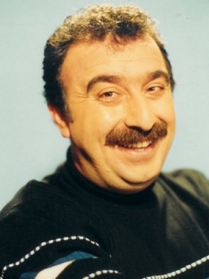 Mustafa Turan; Rize, Türkiye doğumlu Türk oyuncu