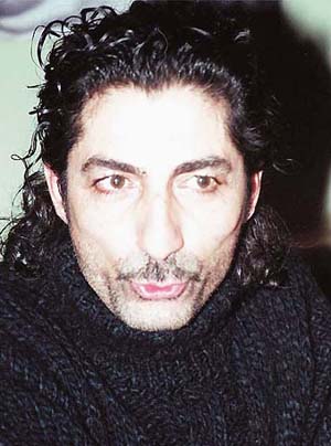 Mustafa Uğurlu; Karaman, Türkiye doğumlu Türk oyuncu