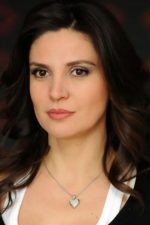 Müge Ulusoy; İzmir, Türkiye doğumlu Türk oyuncu, oyuncu yönetmeni