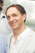 Mychael Danna; Winnipeg,Manitoba,Kanada doğumlu Kanadalıfilm müziğibesteci, oyuncu