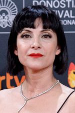 Najwa Nimri; Pamplona, Navarra, İspanya doğumlu İspanyol şarkıcı, oyuncu, besteci