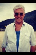 Natuk Baytan; Manisa, Türkiye doğumlu Türk yönetmen, oyuncu, senarist