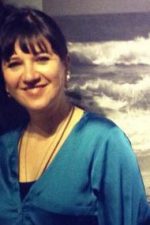 Nazlı Çetinok; İstanbul, Türkiye doğumlu Türk yazar, yapımcı