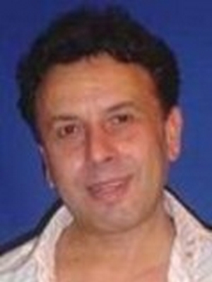 Necati Bilgiç; Bursa, Türkiye doğumlu Türk oyuncu