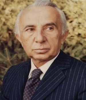 Necati Cumalı; Florina, Yunanistan doğumlu Türk yazar, hikaye yazarı, senarist