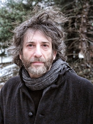 Neil Gaiman; Portchester,Hampshire,İngiltere doğumlu Neil Richard MacKinnon Gaiman olarak da bilinen İngilizçizgi roman yazarıyazar, idari yapımcı, senarist