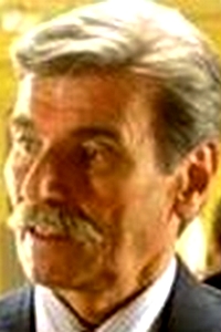 Nezih Tuncay; İstanbul, Türkiye doğumlu Türk oyuncu, seslendirme sanatçısı, senarist