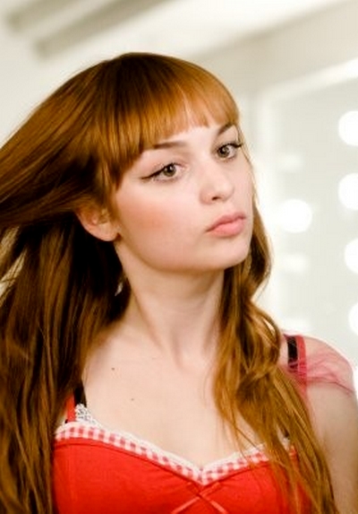 Nilperi Şahinkaya; Dakar, Senegal doğumlu Türk oyuncu