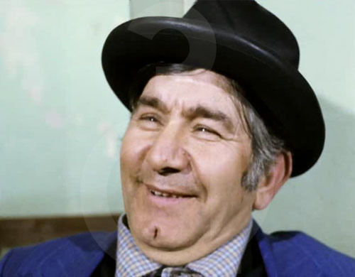 Nizam Ergüden; Afyonkarahisar, Türkiye doğumlu Türk oyuncu, sanat yönetmeni