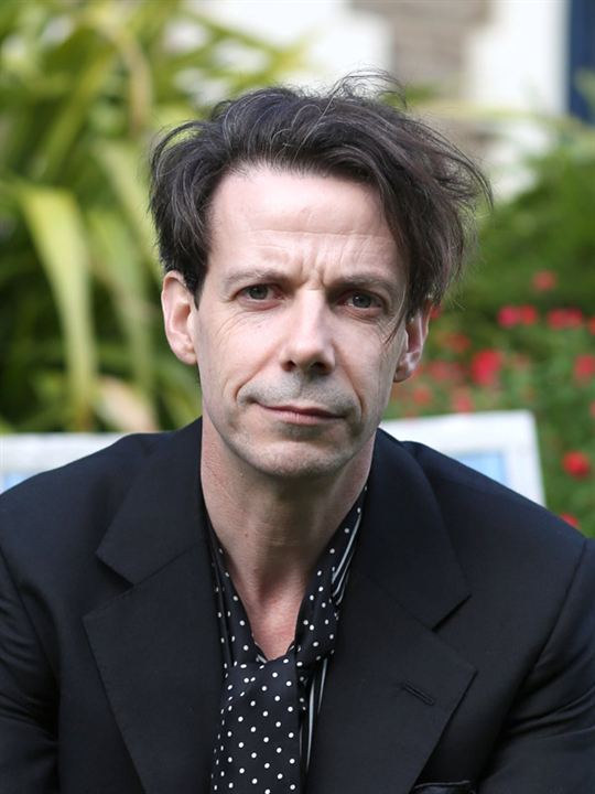Noah Taylor; Londra,İngiltere doğumlu İngiliz oyuncu, müzisyen