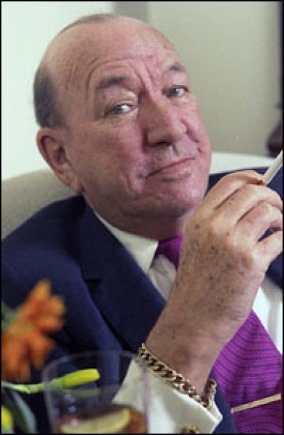 Noel Coward; Teddington,Londra,İngiltere doğumlu İngiliz yazar, oyuncu, yapımcı, besteci