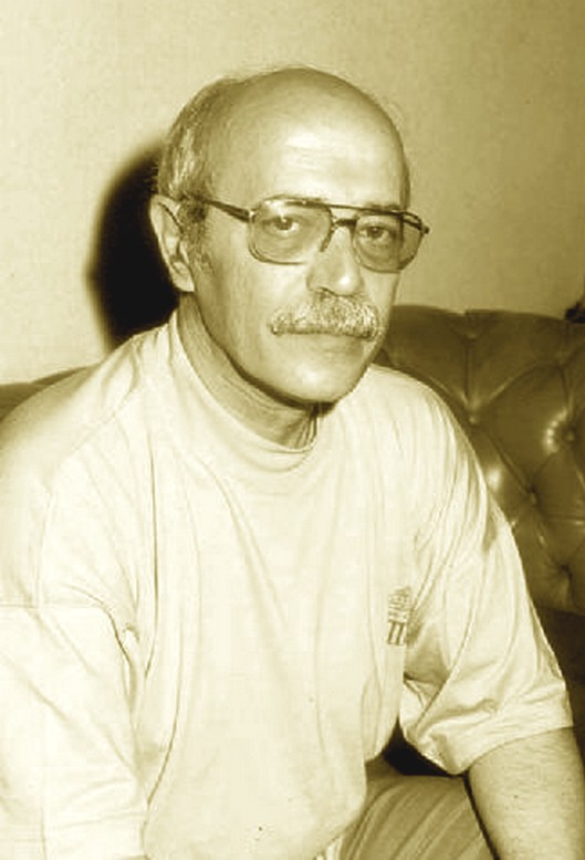 Onat Kutlar; Alanya, Antalya, Türkiye doğumlu Türk senarist, yapımcı, yazar