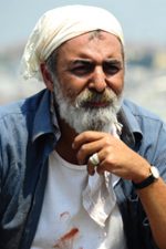Orhan Alkaya; İstanbul, Türkiye doğumlu Türk oyuncu, yönetmen, yazar