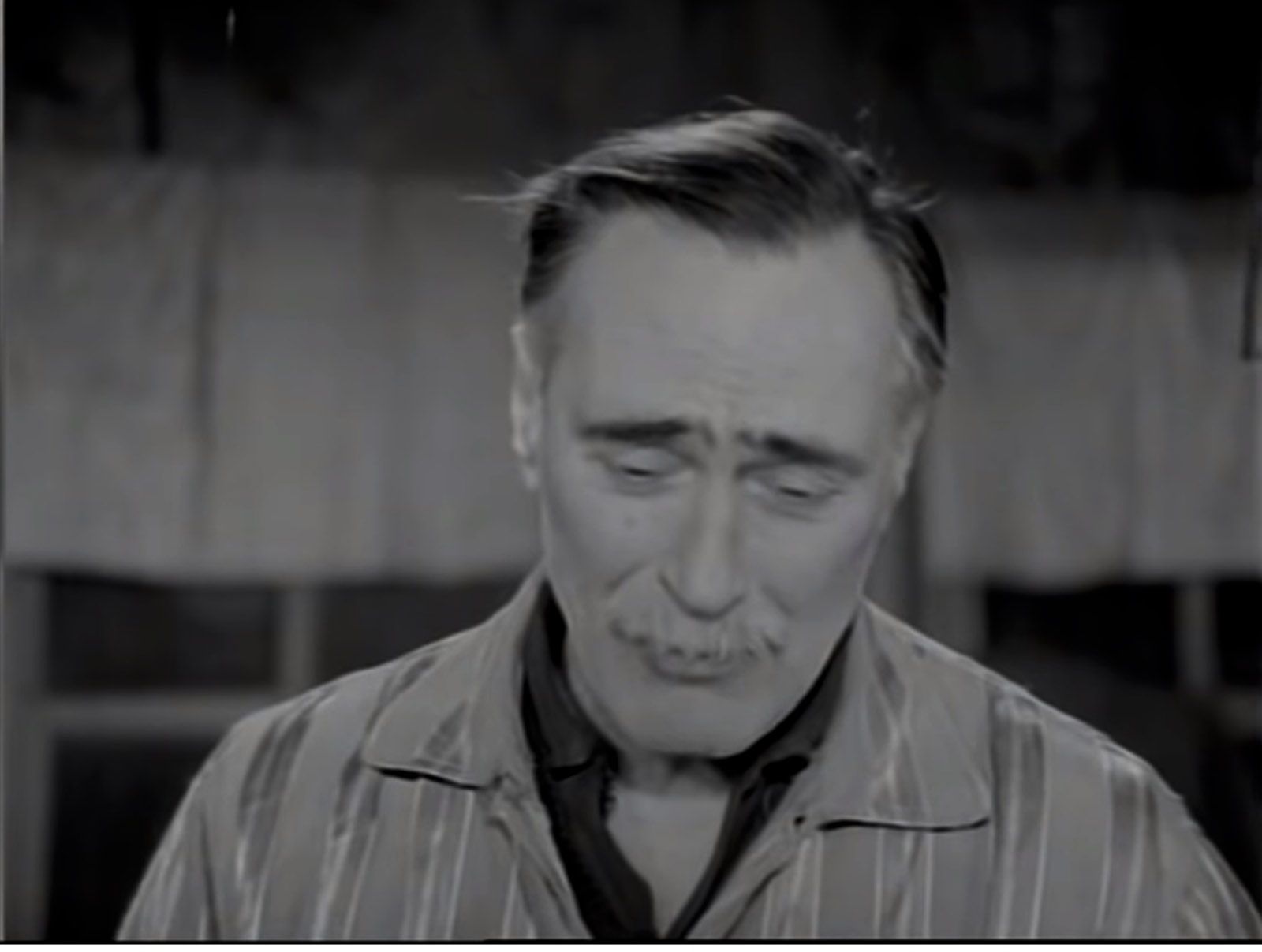 Osman Alyanak; Türk oyuncu, seslendirme sanatçısı