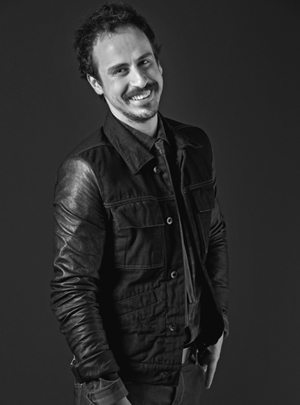 Ozan Açıktan; Eskişehir, Türkiye doğumlu Türk yönetmen, senarist