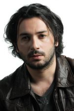 Ozan Çobanoğlu; Arpaçay, Kars, Türkiye doğumlu Türk oyuncu, senarist, yönetmen